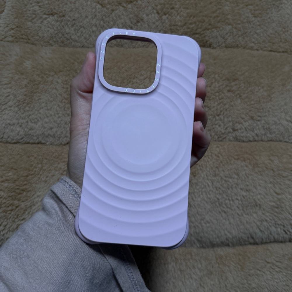 CASETiFY Essentials Ripple Case with MagSafe iPhone 16 pro